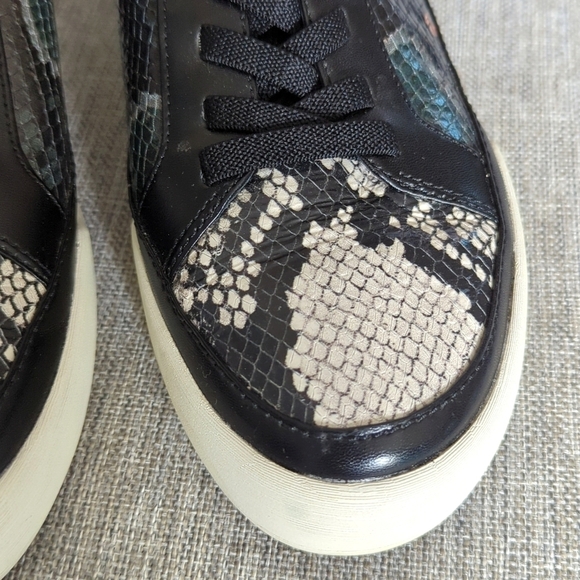 27 Edit Naturalizer Valarie Leather Snake Print Sneaker Shoes Women's Size 6.5M - Picture 3 of 16